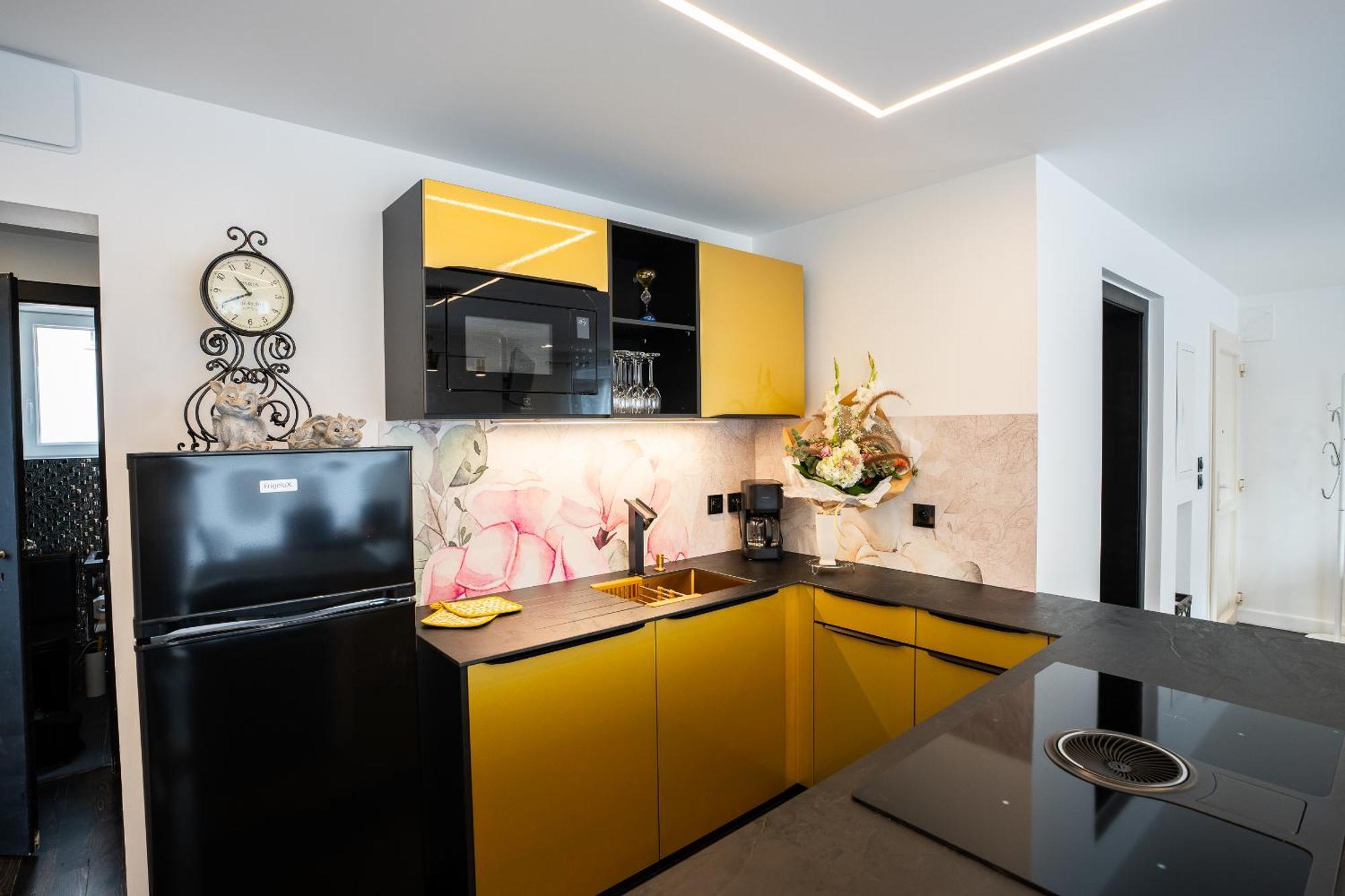 Enchantress'apartment Designed By Cm Apartment *