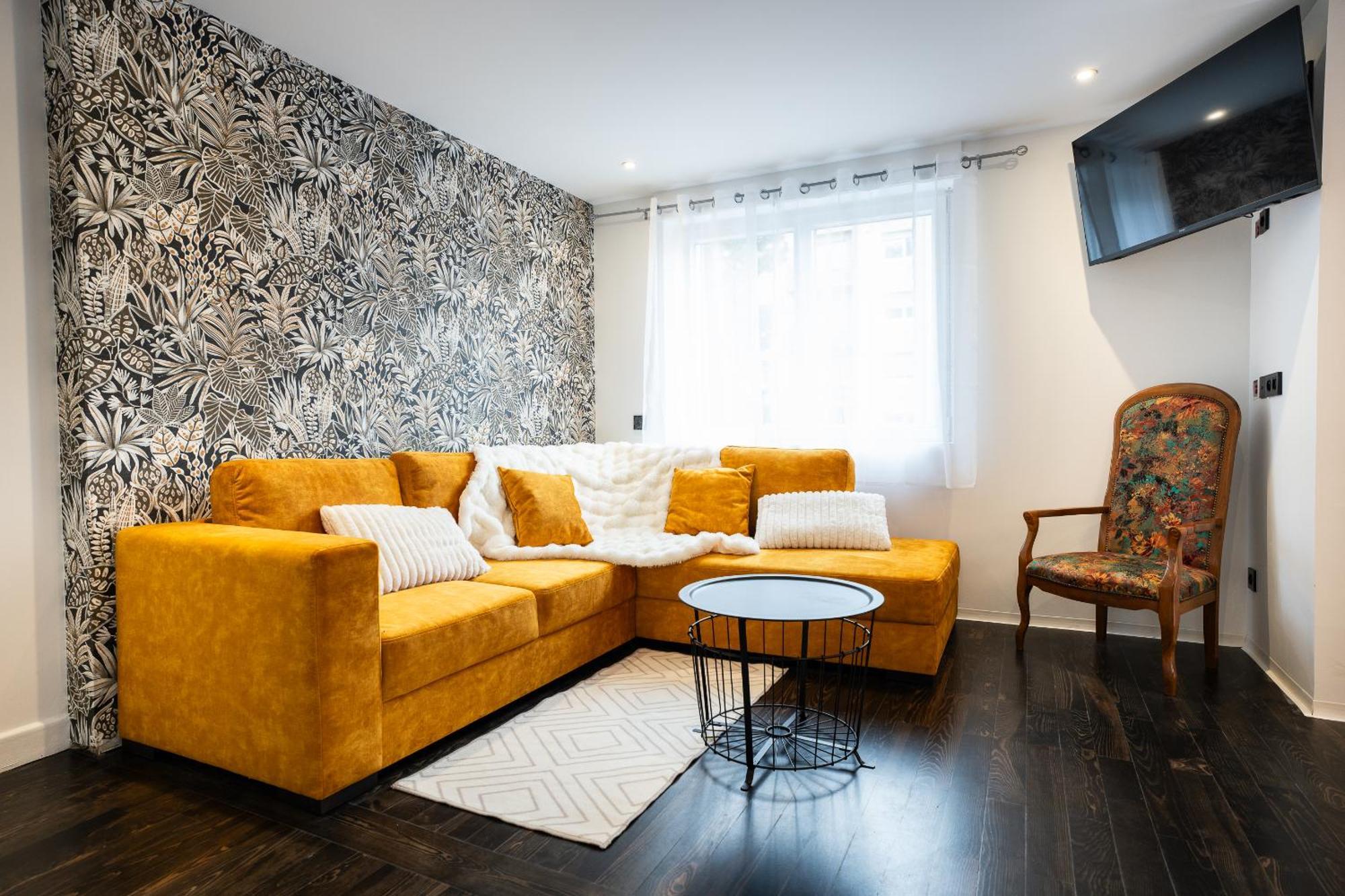 Enchantress'apartment Designed By Cm Apartment